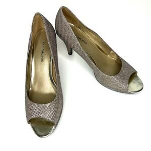 Bandolino Mylah Women's 9.5M Metallic Gold Shimmer Peep Toe Sparkle Pumps Heels